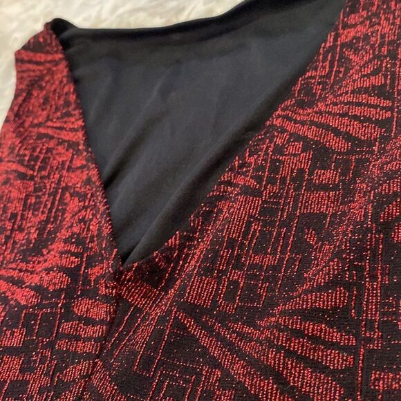 Elegant Black and Red Full Length Maxi Dress - Picture 3 of 9